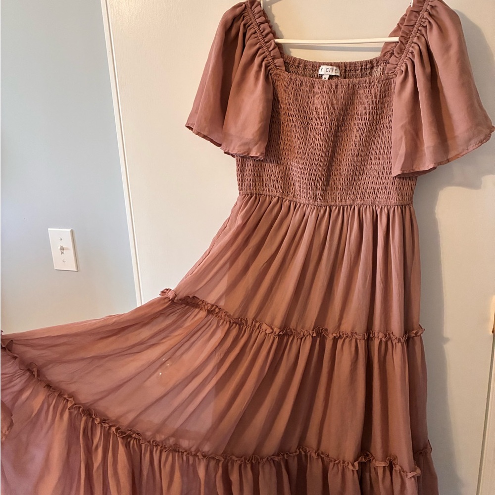 Chic Mauve Maxi Dress with Ruffled Sleeves